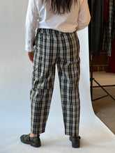 Load image into Gallery viewer, Checkered Elasticated Curve Pants