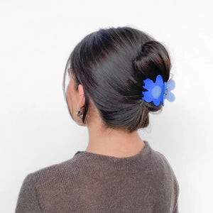 Periwinkle & Blue Flower Claw