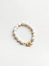 Load image into Gallery viewer, Lola Pearl Bracelet