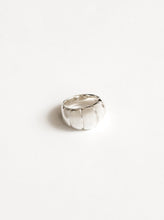Load image into Gallery viewer, Silver Imogen Ring
