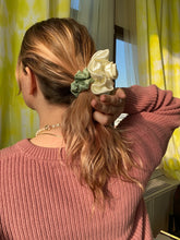 Load image into Gallery viewer, Rosette Scrunchie